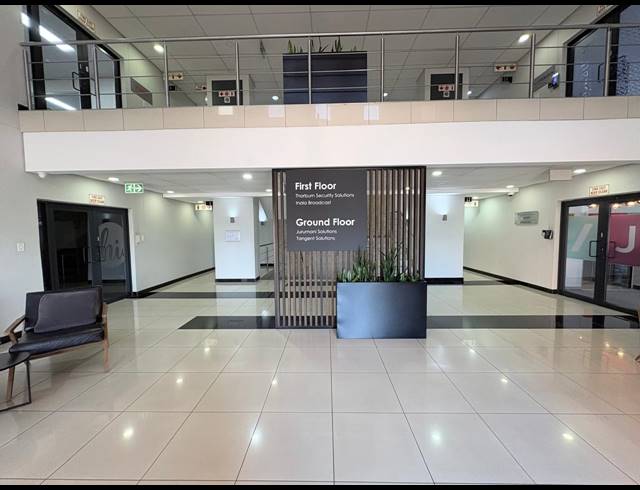 354M² OFFICE TO LET IN MIDRIDGE PARK